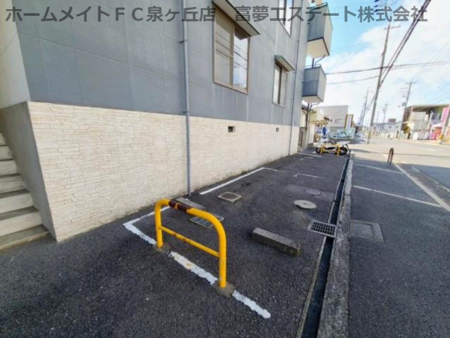 ネオグレイスの駐車場