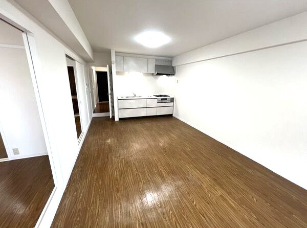 八事石坂マンションの居間・リビング