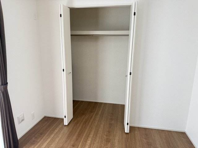 ハートフルタウン前橋市天川大島町925番　A号棟の収納|１階洋室収納です