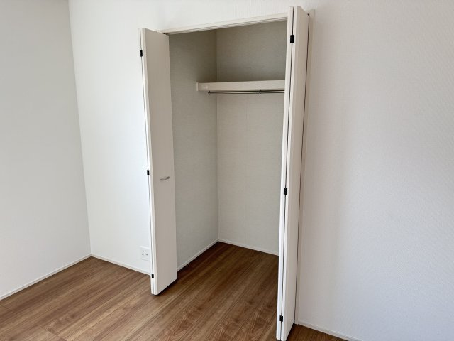 ハートフルタウン前橋市天川大島町925番　A号棟の収納|2階洋室2収納です