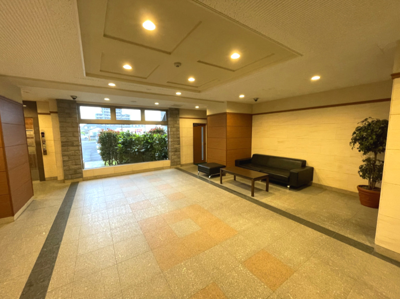 コアマンションルネス大橋のその他共用部分|エントランスホールの様子です