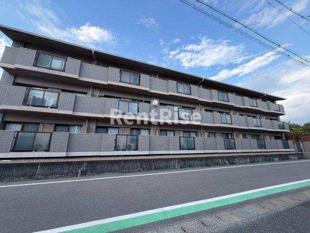 ソレアード川添