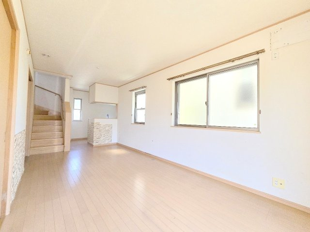 春日部市藤塚　中古一戸建の居間・リビング|2025撮影