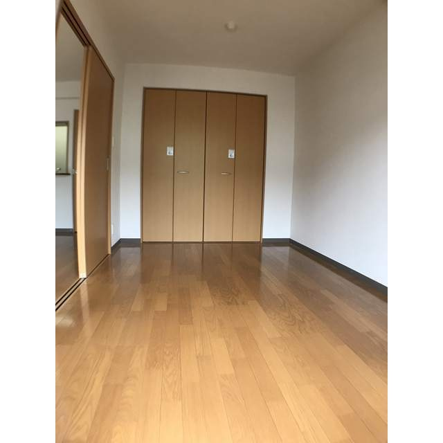 アン　ラルジュの洋室|洋室です