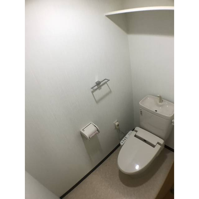 アン　ラルジュのトイレ|落ち着いたトイレです