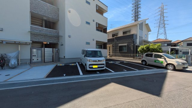 【駐車場】