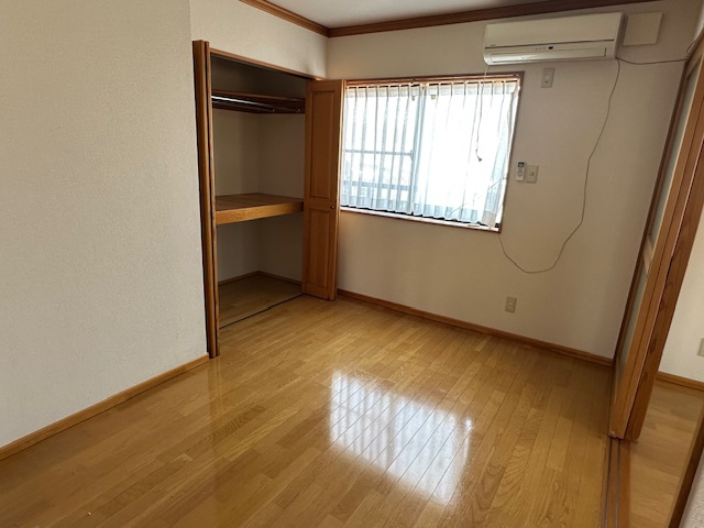 柏崎市岩上のアパートの居間・リビング