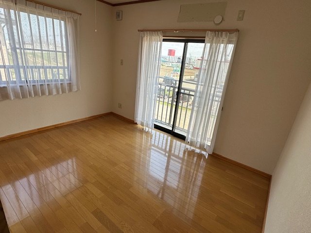 柏崎市岩上のアパートの居間・リビング