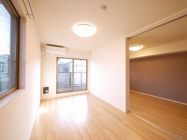 ブランドールαの居間・リビング|こちらのリビングで趣味の時間をお楽しみください