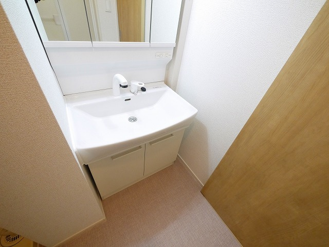 ブランドールαの洗面所|脱衣スペースもあります