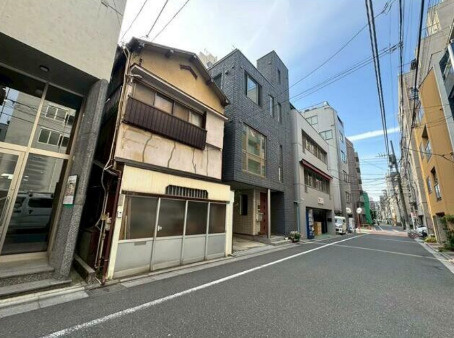 台東区鳥越２丁目の売地の前面道路含む現地写真