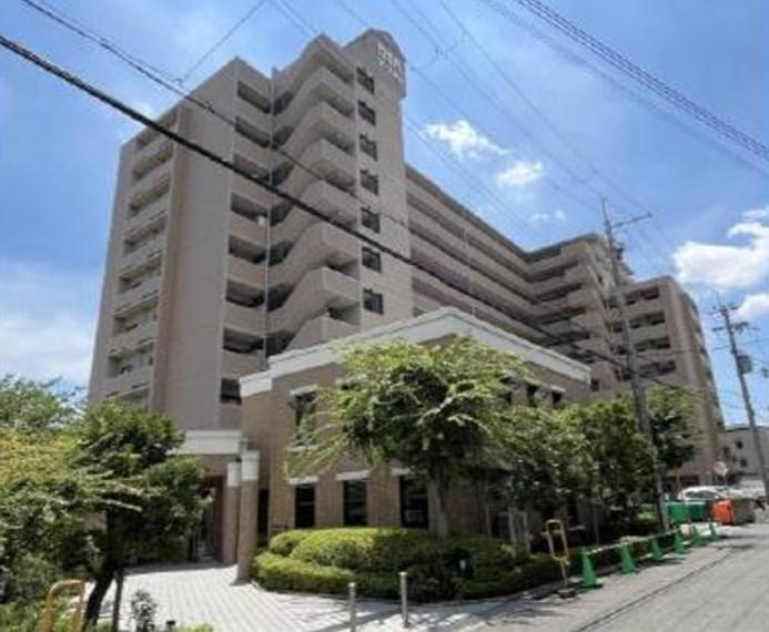 ダイアパレス枚方サウスピアの外観|新しい生活にいかがでしょうか？外観はお住まいの顔になります。こだわりたいポイントですね。水回りリフォームやリノベーションも承ってます。
■現地見学・資金計画相談・住宅ローン相談もお問合せ受付中■