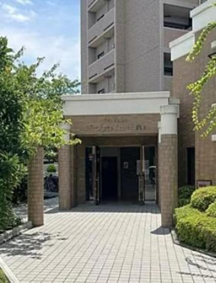 ダイアパレス枚方サウスピアのエントランス|■物件内覧・資金計画相談・住宅ローン相談、リフォーム相談、お問合せ受付中■
※当日・翌日のご内覧、ご相談はお電話でのお問合せがスムーズです！