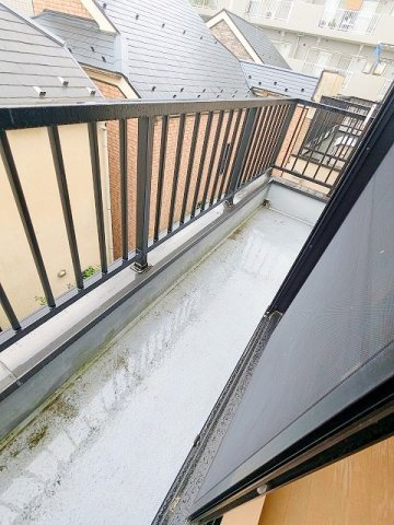 仲六郷3丁目戸建てのバルコニー