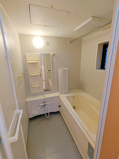仲六郷3丁目戸建ての浴室