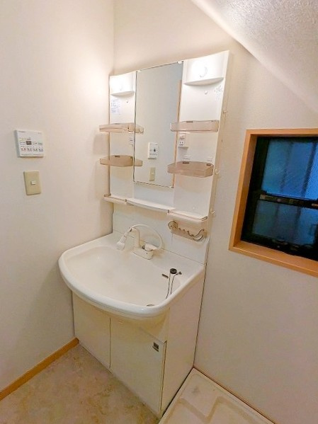 仲六郷3丁目戸建ての独立洗面台