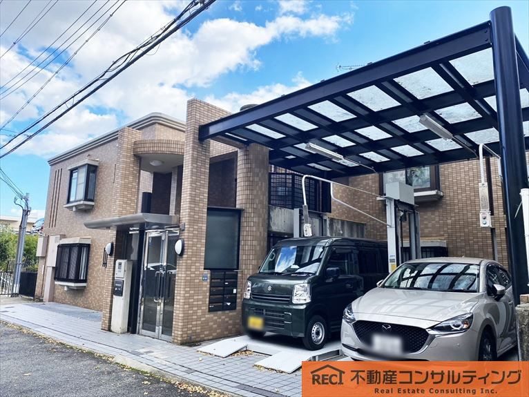 サンビルダー城の下の外観