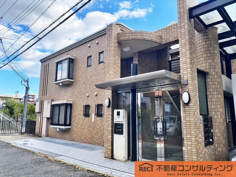 サンビルダー城の下の外観