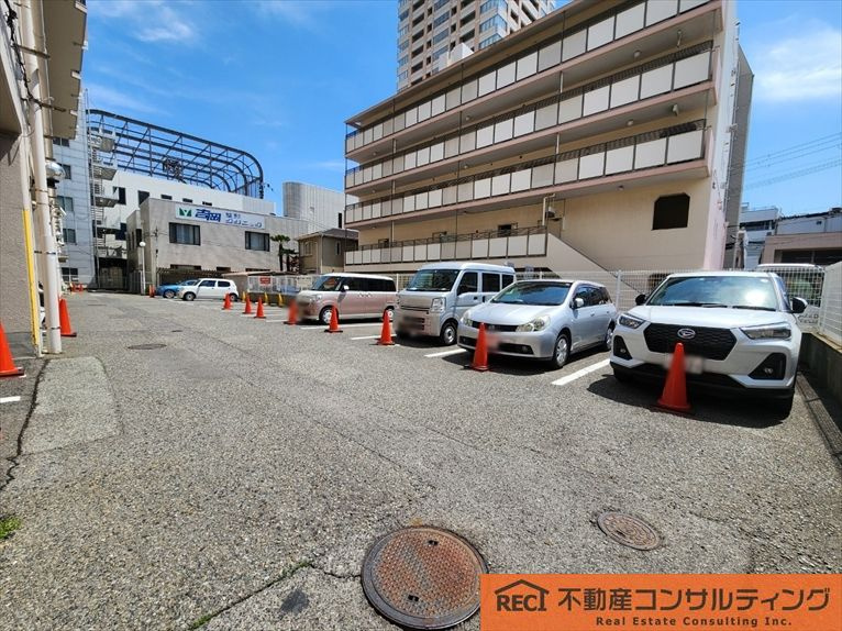 オリーブハイツ西宮の駐車場