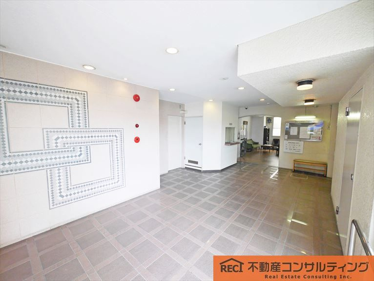 オリーブハイツ西宮のエントランス