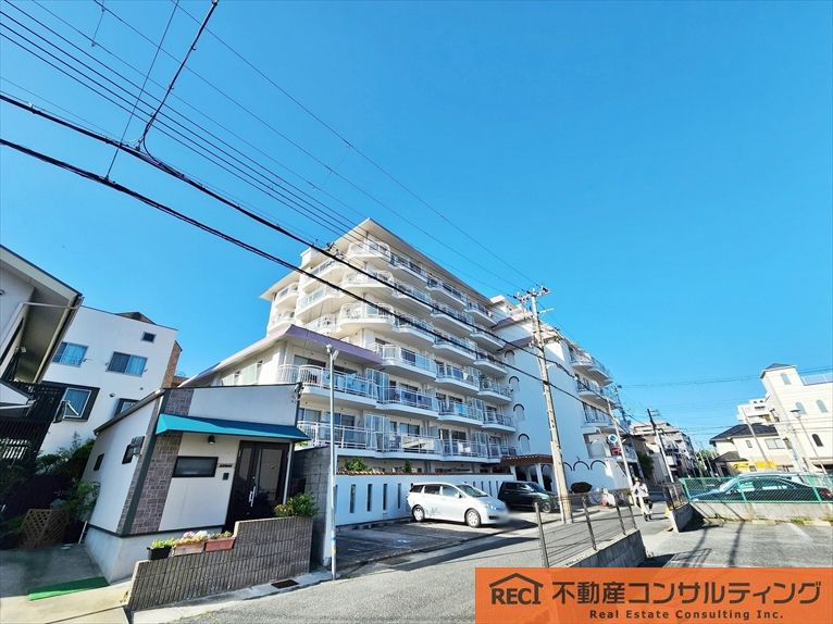 摂津コーラルハイツの駐車場