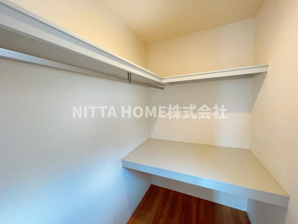 サニーヒル幸　１号館の収納|ウォークインクローゼットもあります♪