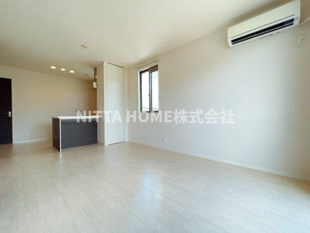 サニーヒル幸　１号館の居間・リビング|清潔感のある室内がGOODですよね♪