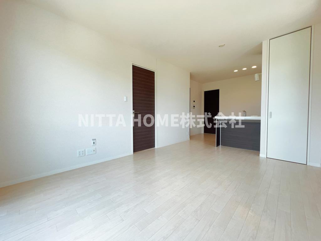 サニーヒル幸　１号館の居間・リビング|リビングは12帖です☆彡