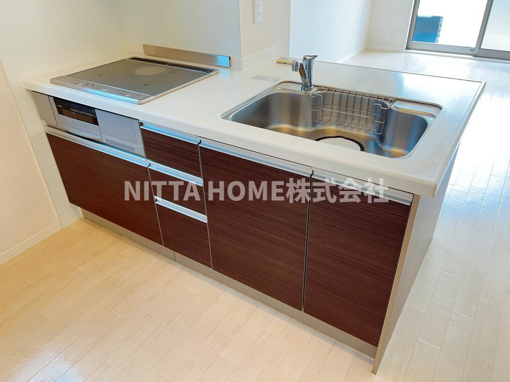 サニーヒル幸　１号館のキッチン|キッチンは人気の対面型キッチンです★