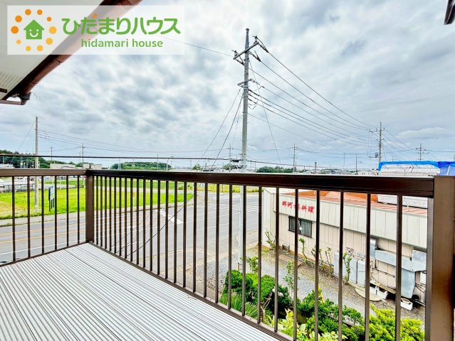 那珂市後台　中古戸建　店舗付き住宅のバルコニー|広々したベランダです。