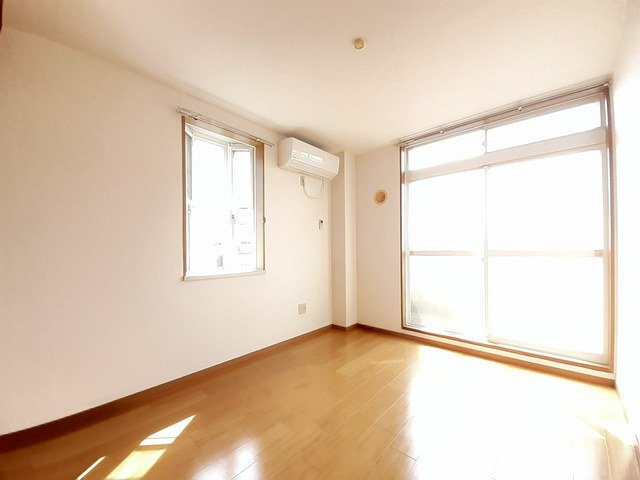 クローバーヒルズＡの居間・リビング