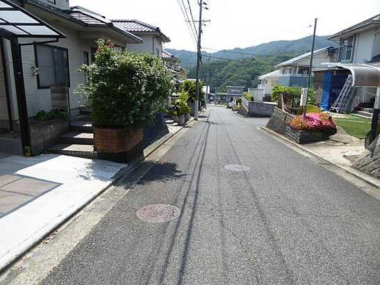 【前面道路含む現地写真】