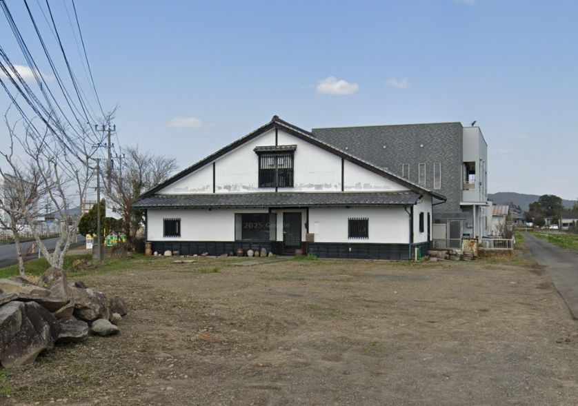 都城市高城町桜木の店舗の外観