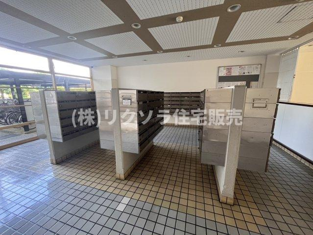 メイプルパークスクエア西弐番街の設備|集合ポスト
■物件内覧・資金計画相談・住宅ローン相談、リフォーム相談、お問合せ受付中■
※当日・翌日のご内覧、ご相談はお電話でのお問合せがスムーズです！