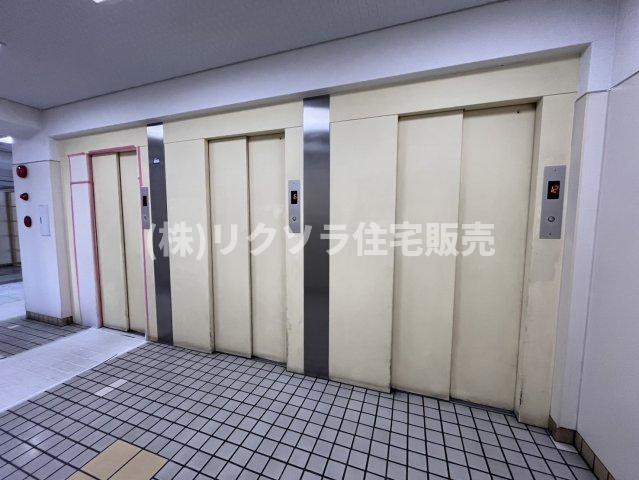 メイプルパークスクエア西弐番街のその他共用部分|エレベーター3基
■物件内覧・資金計画相談・住宅ローン相談、リフォーム相談、お問合せ受付中■
※当日・翌日のご内覧、ご相談はお電話でのお問合せがスムーズです！