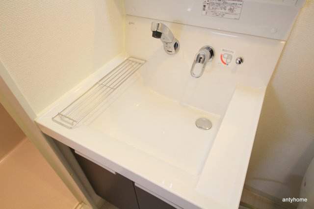 エステムコート梅田天神橋2グラシオ　仲介手数料無料の洗面所