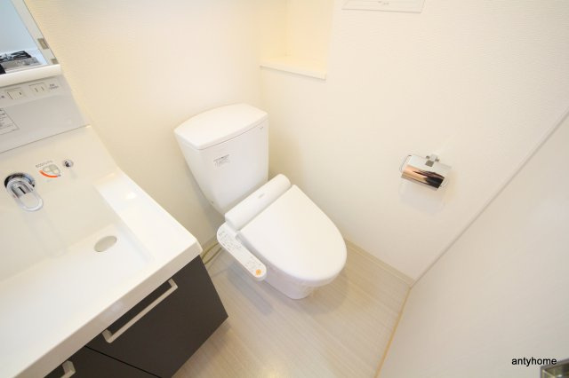 エステムコート梅田天神橋2グラシオ　仲介手数料無料のトイレ