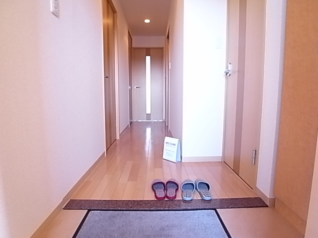 リュイール桃山台の玄関