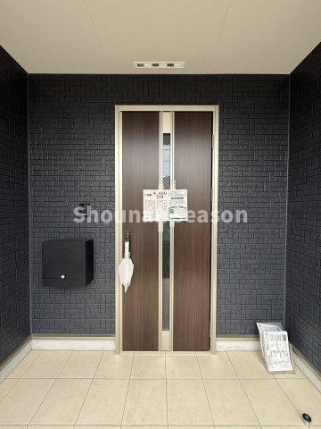 【玄関】 | 玄関ポーチは悪天候から守ってくれます◎