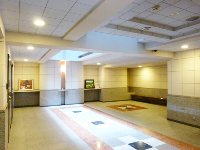 豊島区南池袋１丁目の賃貸マンションのエントランス