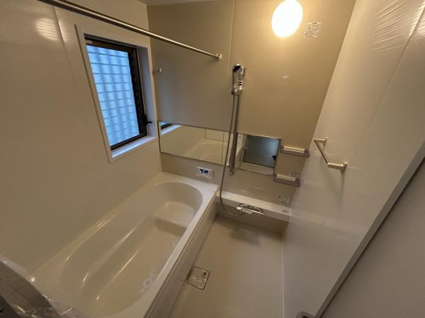 【浴室】 | 仲介手数料無料！藤山小学校に通えるリフォーム済み中古住宅　宇部市文京台１丁目 | 落ち着いた空間のお風呂です