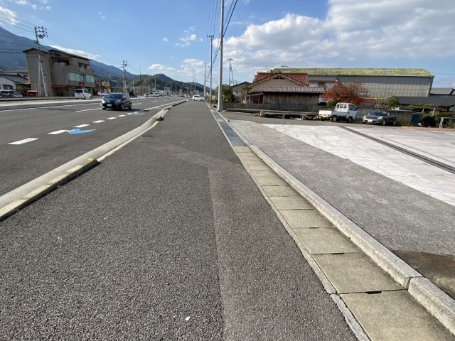 大生院　売土地の前面道路含む現地写真
