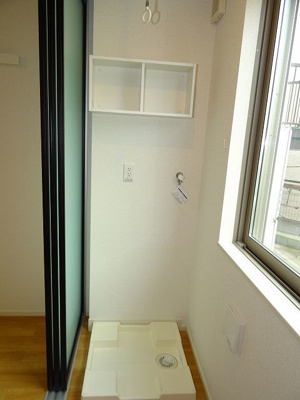 【バルコニー】 | シティ・ライム | 梅雨や花粉の季節に重宝するインナーゴルコニー