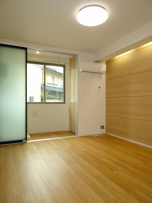 【洋室】 | シティ・ライム | 7帖洋室