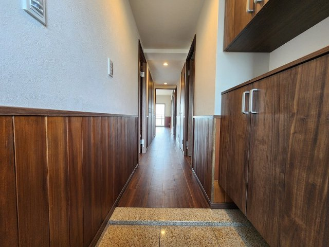 マルベリー小牧山南の玄関|ゆったりとした玄関です