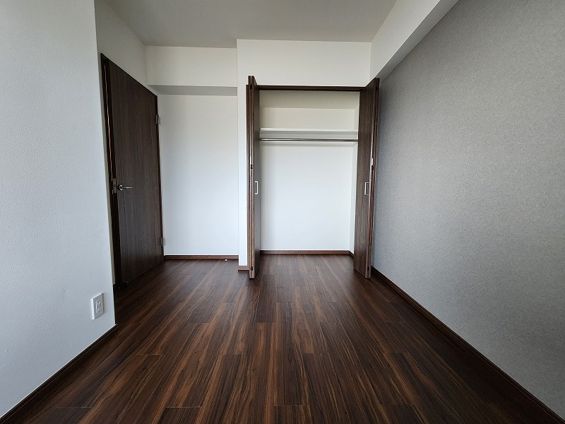 マルベリー小牧山南の洋室|北西側の洋室になります