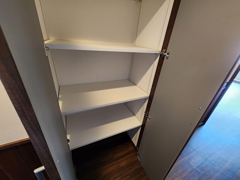 マルベリー小牧山南の収納|廊下には便利な収納スペースがあります