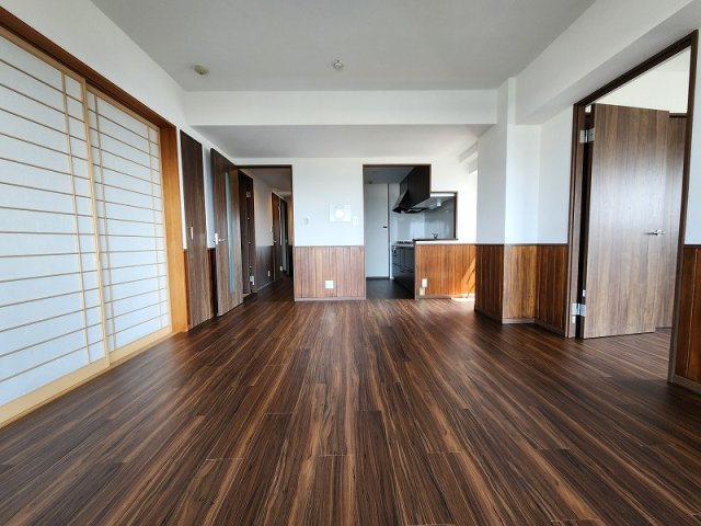 マルベリー小牧山南の居間・リビング|こちらのリビングで趣味の時間をお楽しみください