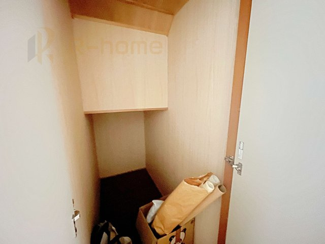 取手市戸頭　中古戸建の収納|掃除道具などの収納に便利なクローゼット！あると便利です♪