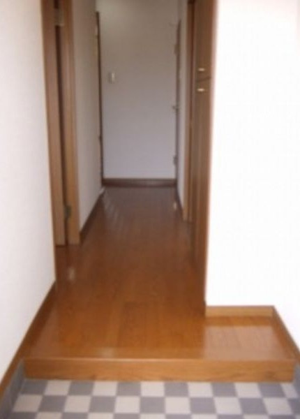 ヴァンベール徳重の玄関